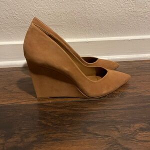 Gianni Bini tan/brown elegant wedges